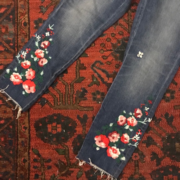 Madewell Floral Embroidered Denim - Picture 3 of 5